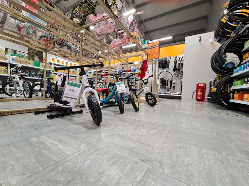 Halfords - Ashbourne - Visual