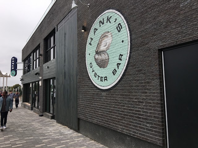 Hank's Oyster Bar