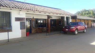 Photos of N&oacute;mada Hostel Rest&oacute; Caf&eacute;