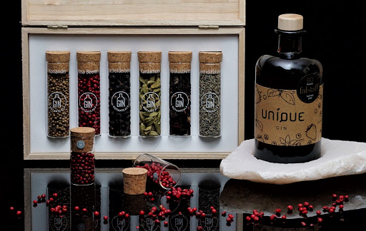 UNIQUE Gin - Visual