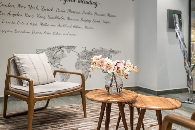 Dubai Sotheby's International Realty - Four Seasons Jumeirah Showroom - Real estate agency