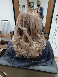 Photo n°13 de SC coiffure à Dangeul (Salon de coiffure)