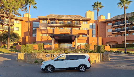 ISLANTILLA TAXIS (Bus Taxis Vtcs Zenón). Reserva o Pide presupuesto.