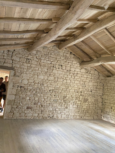 Photo de DOUCHEZ COUVERTURE ROYAN - Urgence toiture , dépannage toiture, 24h/24 7j/7 à Corme-Écluse (17600)