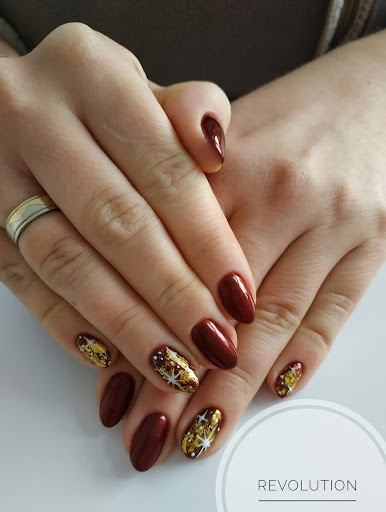 Revolution Salon Urody