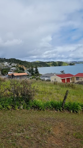 Reviews of Hihi Beach TOP 10 Holiday Park in Mangonui - Parking garage