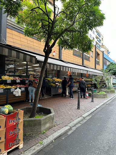 Celik Supermarkt