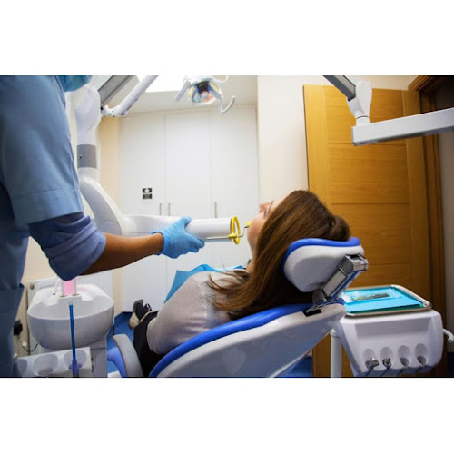 Reviews of Emergency Dentist - The Whiter Smile in London - Dentist