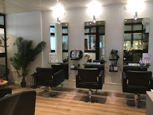 Photo n°4 de Le Salon By Justine à La Grande-Motte (Salon de coiffure)