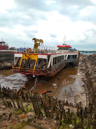 Photos of PT DOK dan PERKAPALAN AIR KANTUNG unit Selindung