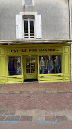 Photo n°1 de Est-ce par Hasard à Pornic (Magasin de vêtements pour femmes)