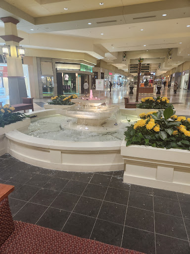 Lansing Mall - Thumbnail