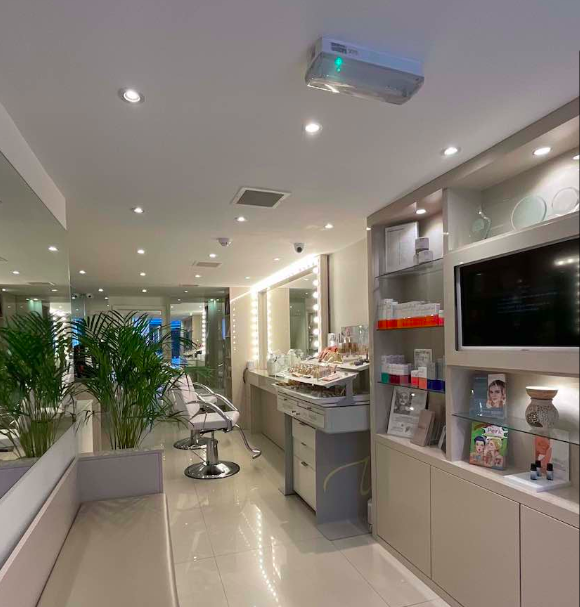 Aura Beauty Clinic - Beauty Salons in 