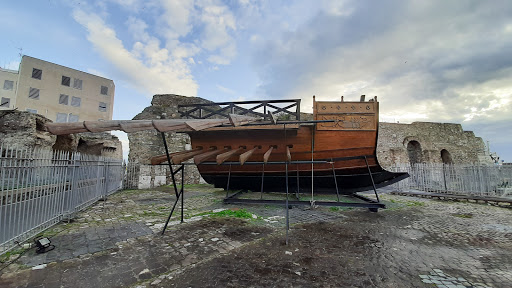 Roman Dock - Visual
