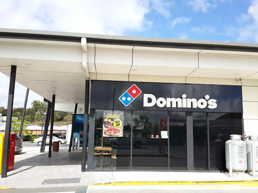 Domino's Pizza Underwood Logo