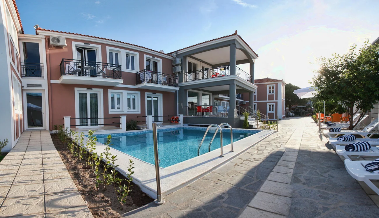 Sun & Sea Luxury Hotel