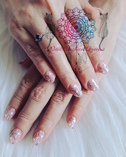Nails fashion Queen
