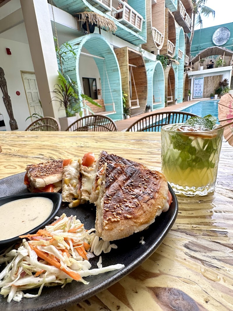 Happiness Restaurant & Bar Boracay