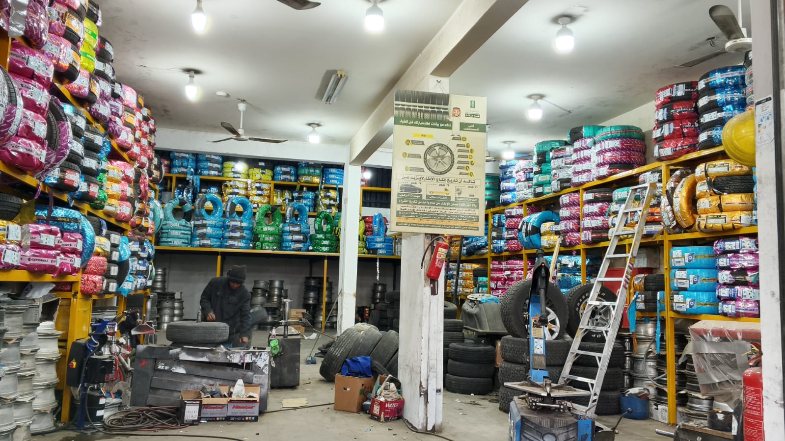 شركة مدد طيبة لزينة وتنجيد وبيع الكفرات والبطاربات والزجاج - صورة 2