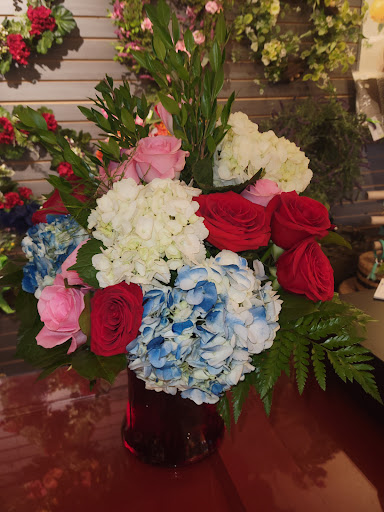 Designs Unlimited Decor & Gifts