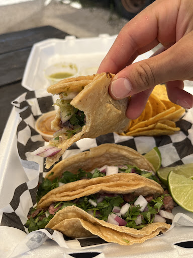 La Iguana Taco Shop - Thumbnail