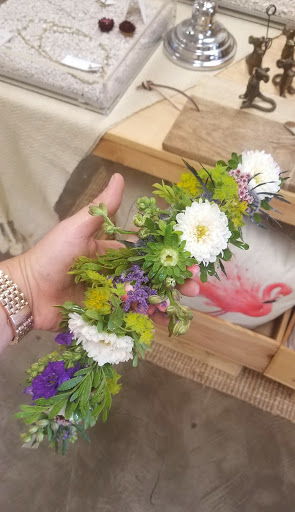 Fox and Flora Designs - Thumbnail