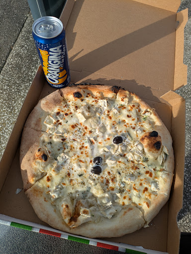 Photo 2 - Charly Pizza 38