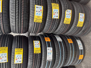 Photo n°31 de Auto Pneus à Châteaugay (Garage automobile)