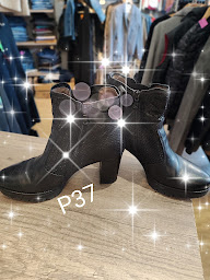 Photo n°13 de Fée de l'auccaz à Bollène (Friperie)