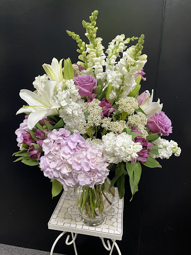 Marivel's Florist & Gifts - Thumbnail