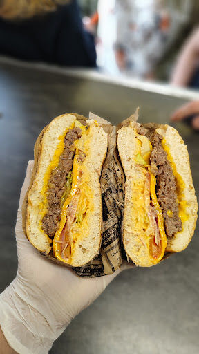 Photo 5 - Food truck Le Central 𝕮𝖍𝖆𝖒𝖕𝖎𝖔𝖓 𝕹𝖔𝖗𝖉-𝖊𝖘𝖙 𝖉𝖚 𝖇𝖚𝖗𝖌𝖊𝖗 ® 4ème meilleurs burger de France 2024.