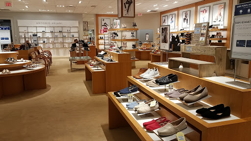 Dillard's: Greenbrier Mall - Thumbnail