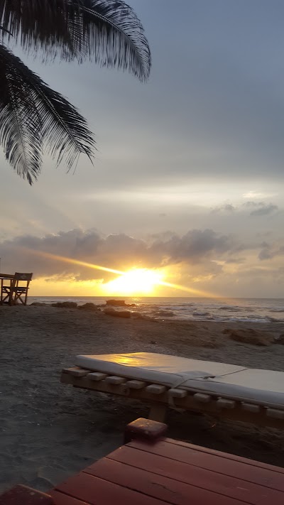 Photos of Bamboo Beach by Turi Valdes