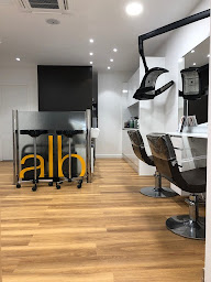 Photo n°9 de Camille Albane - Coiffeur Limoges à Limoges (Institut de beauté)