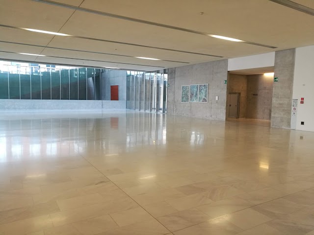 Bocconi University - Building Roentgen