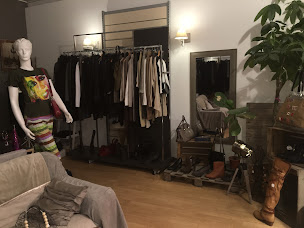 Photo n°23 de Showroom by Sam à Perpignan (Magasin de vêtements vintage)