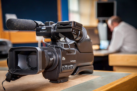 Absolute Media (UK) Ltd The Old Stable Block, Lockwood Scar, Lockwood, Huddersfield HD1 3UR, United Kingdom