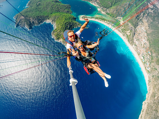 GRAVITY TANDEM PARAGLIDING / TRAVEL AGENCY