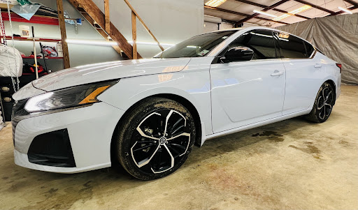 Superior Glass, Tint & Accessories - Thumbnail