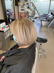 Photo n°17 de Esprit Libre Coiffure à Maubeuge (Salon de coiffure)