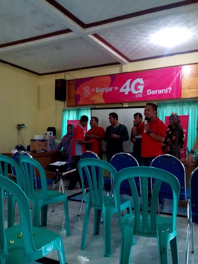 Photos of Saung Oemah.