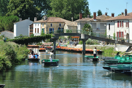 Photo de Siège social du Parc naturel régional du Marais poitevin à Coulon (79510)