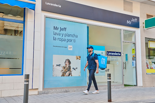 Mr Jeff Benalmádena | Lavandería y Tintorería Gallery - Spain