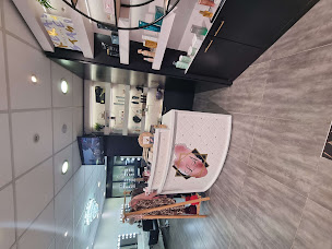 Photo n°3 de L.A hairstyler à Domène (Salon de coiffure)