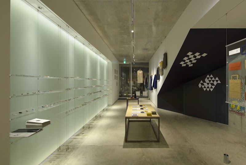 荒川技研工業㈱ 本社･表参道ショールーム