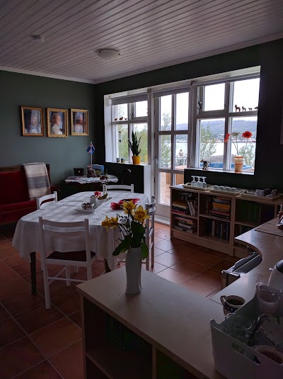 Photos of S&oacute;lheimar 9 Svalbar&eth;sstr&ouml;nd