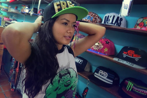 Tomodachis Urbant Shop - Thumbnail