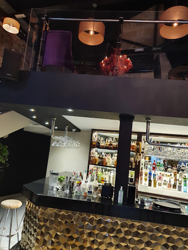 Bacco's - Visual
