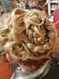 Photo n°23 de Mèch'à Mèches à Clamecy (Salon de coiffure)