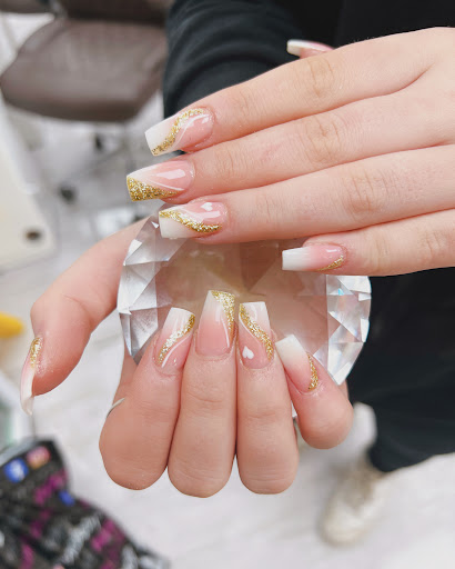 Lavish Nails Spa Newark - Thumbnail